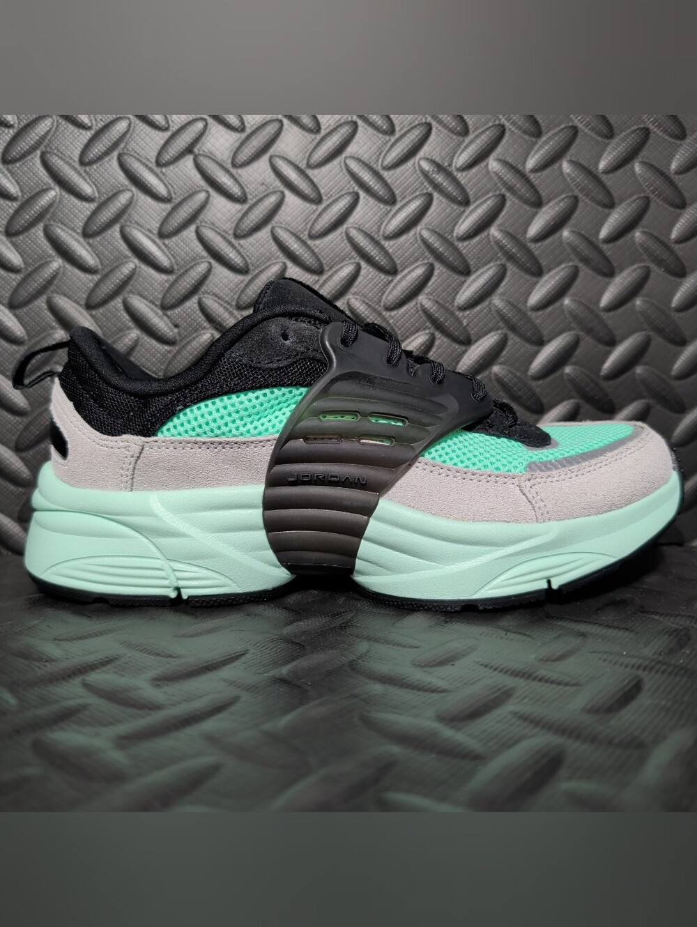 Jordan Trunner O/S Black Grey Green Glow (GS) ii6531-004